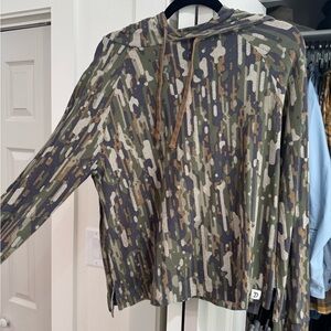 Duck Camp Women’s Camouflage Hooded Long sleeve